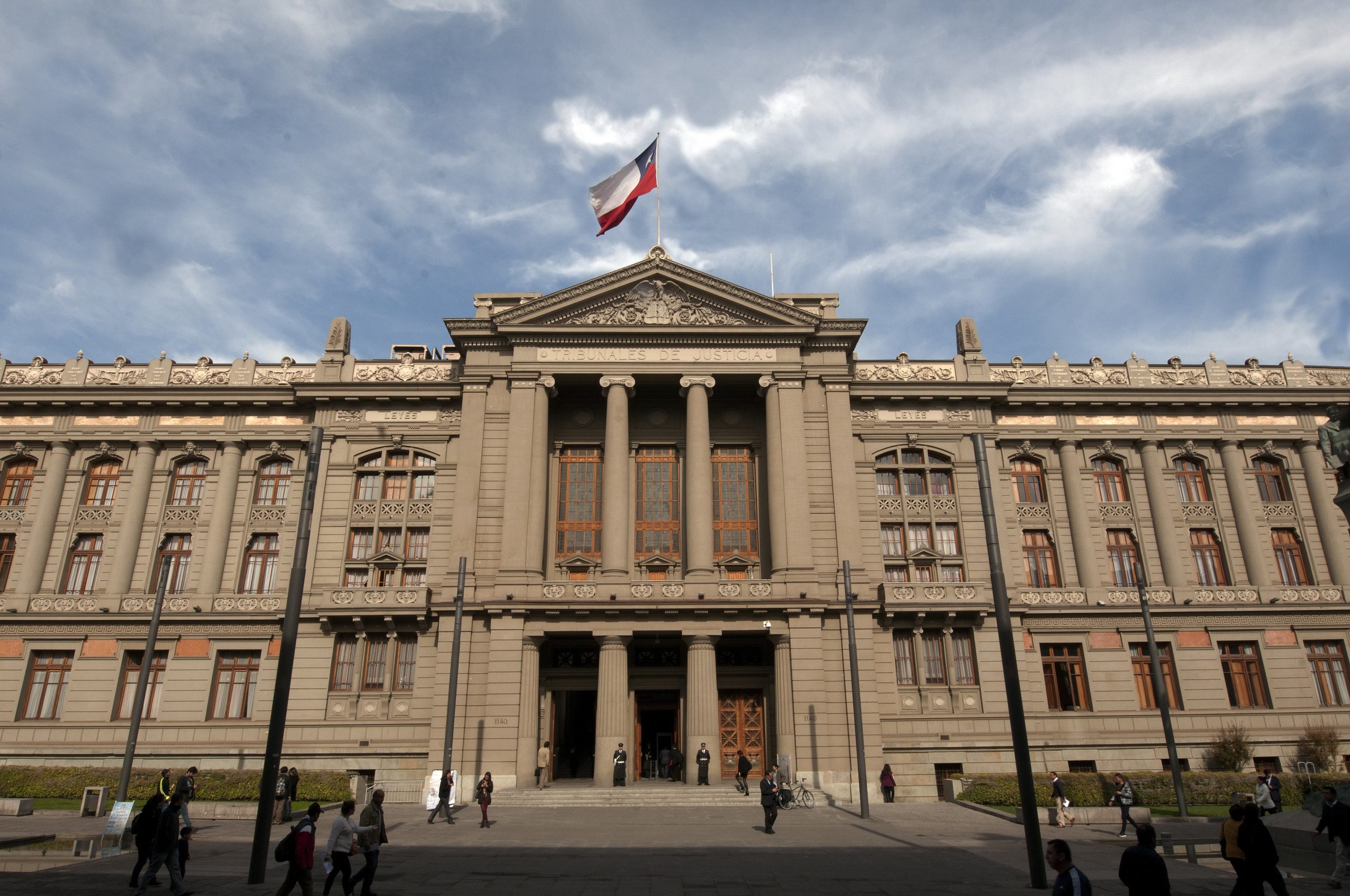 Corte Suprema condena al fisco a pagar indemnización. Fotografia del edificio de la Corte Suprema de Chile. Fotografia utilizada bajo licencia Creative Commons