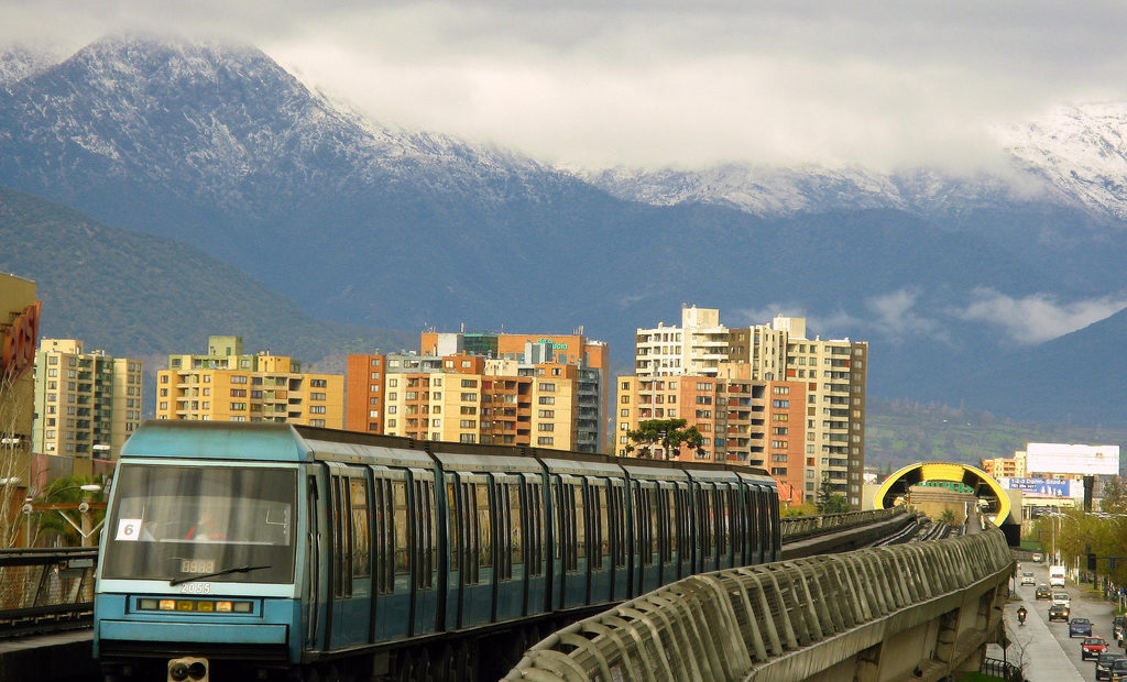Tren Santiago-Valparaíso. Foto de metro de linea 5. Fotografía utilizada bajo Licencia Creative Commons