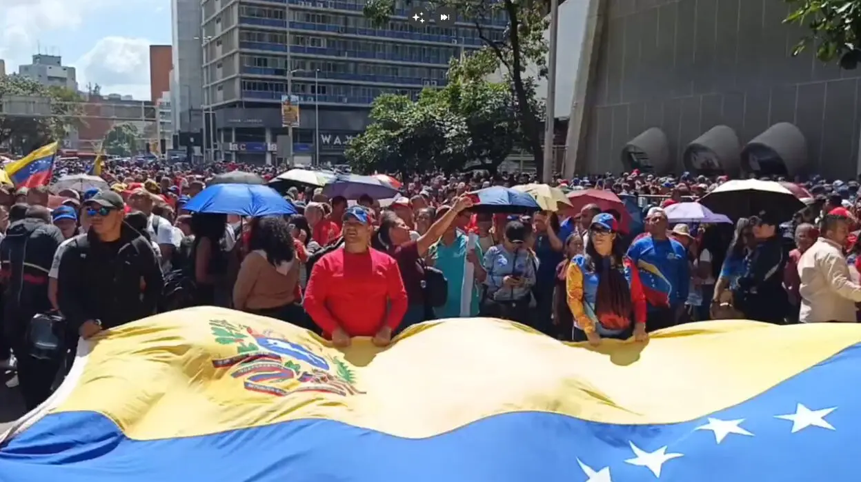 Masiva marcha en Caracas exige la liberación de Nicolás Maduro y Cilia ...