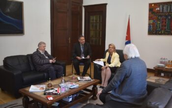Encuentro de APES (Asociacion de la Prensa Extranjera en Suiza) con la viceministra primera de salud publica de Cuba, Tania Margarita Cruz Hernández, foto Elena Rusca