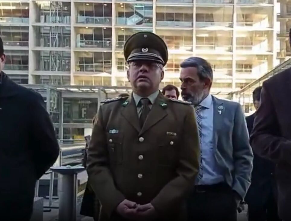 Excapitán de Carabineros Pablo Carvajal ingresa a prisión para cumplir condena por dejar ciego a Brandon González - El Clarin de Chile